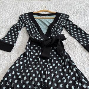 Diane von Furstenberg wrap dress 4 never worn